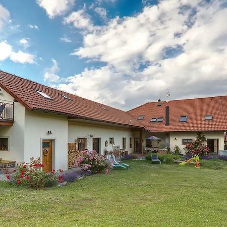 Ferienwohnung Zeleny Statek Bzova Exterior foto