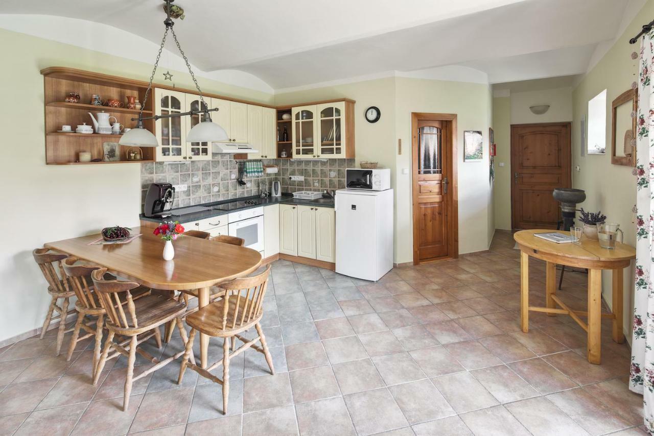 Ferienwohnung Zeleny Statek Bzova Exterior foto
