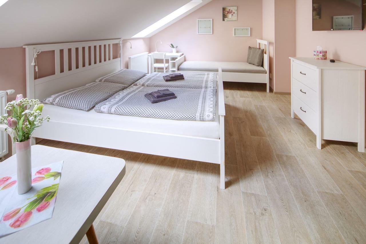 Ferienwohnung Zeleny Statek Bzova Exterior foto